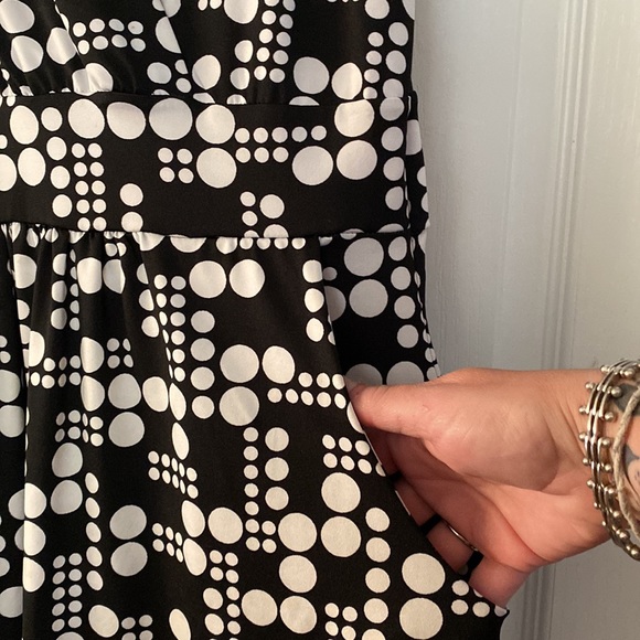 George dress with pockets. Sz L - Picture 4 of 8